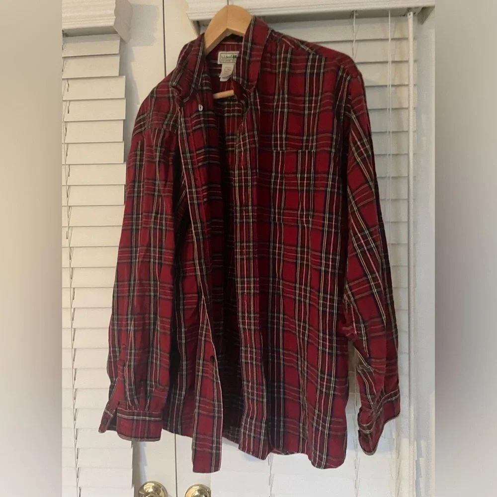 LLBean‎ vintage button down flannel. Men’s XL regular. 100% cotton